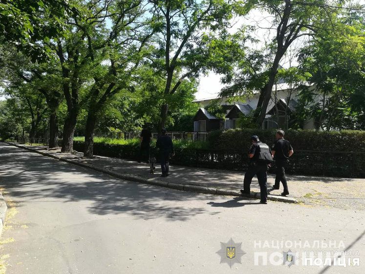﻿У Миколаєві через повідомлення про мінування евакуювали аеропорт, відвідувачів зоопарку і парафіян церков