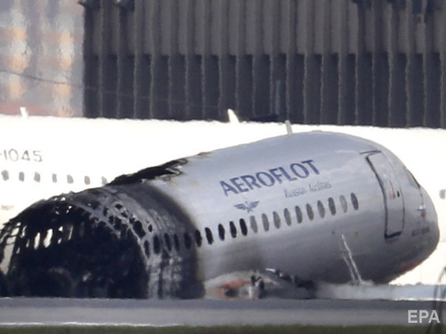 Пилотов сгоревшего Sukhoi Superjet 100 отстранили от полетов