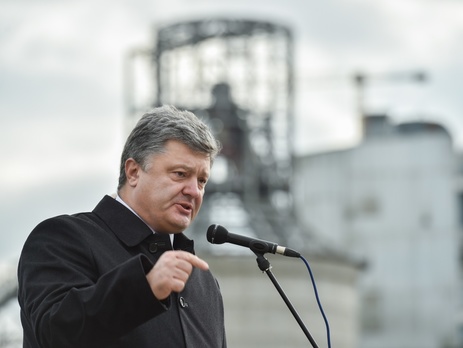 Порошенко в ответ на петицию пообещал неотложно рассматривать предоставление гражданства иностранцам – защитникам Украины