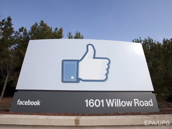 Пользователи Facebook стали реже публиковать фото и статусы