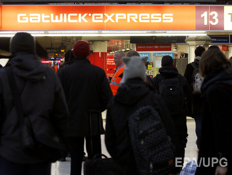 Лондонский аэропорт Гатвик предлагает нервным пассажирам заняться йогой перед полетом