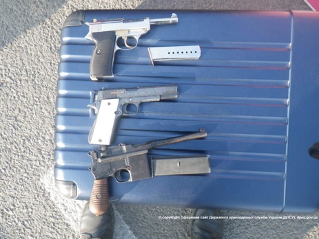 Пограничники задержали украинца, который хотел вывезти из аннексированного Крыма три пистолета