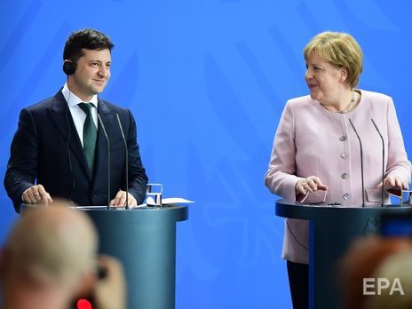 Причиной приступа Меркель стало обезвоживание. Зеленский сказал, что рядом с ним канцлер была в безопасности