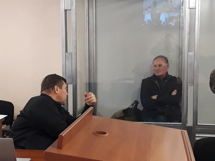 Суд в 18-й раз продлил арест Ефремову