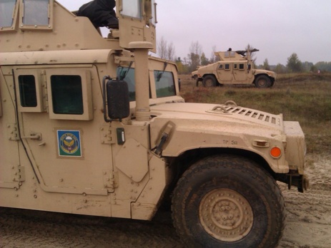 Десантники 80-й бригады провели учения с использованием американских бронированных джипов. Фоторепортаж