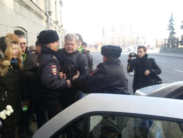 В Москве задержан лидер партии "Яблоко" Митрохин
