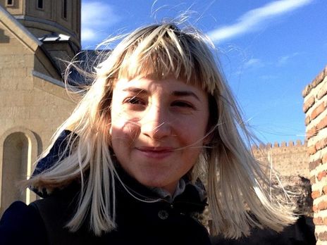 Глава департамента по связям с общественностью Харьковского горсовета пытался выбить телефон из рук журналистки. Полиция открыла производство