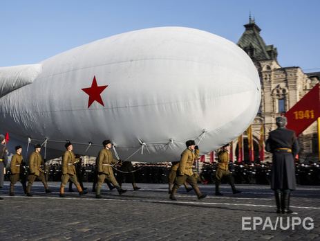 В Москве провели торжественный марш в память о военном параде 7 ноября 1941 года. Фоторепортаж