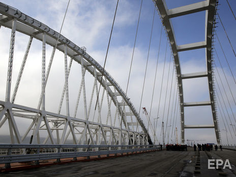 Путин заявил, что железнодорожную часть Крымского моста должны достроить до конца года