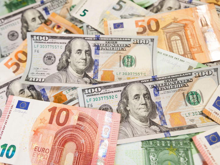 ﻿Гривня до євро подешевшала до 29,82 грн/€