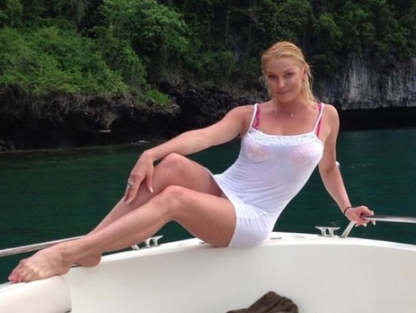 Волочкова исполнила танец в наряде из латекса