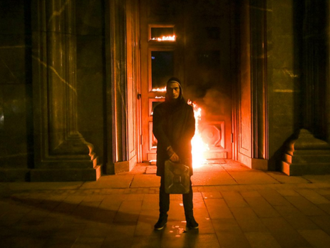 Дайджест 9 ноября: Электронный браслет для Лукаш, Павленский поджег двери ФСБ, Кадыров привел к власти 