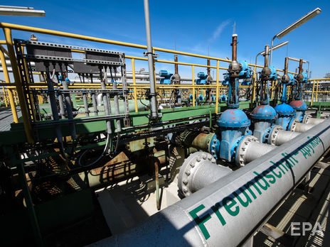 ﻿У нафтопроводі 