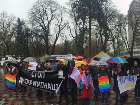 Под Верховной Радой проходит митинг в поддержку законопроектов для безвизового режима с ЕС. Фоторепортаж