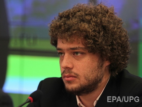 Единорос Лисовенко предлагает проверить блогера Варламова на экстремизм из-за фото с акции Павленского