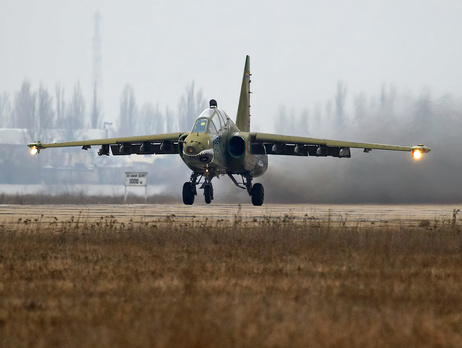 Спикер Генштаба Селезнев: Учебные полеты приостановлены до выяснения причин аварии Су-25