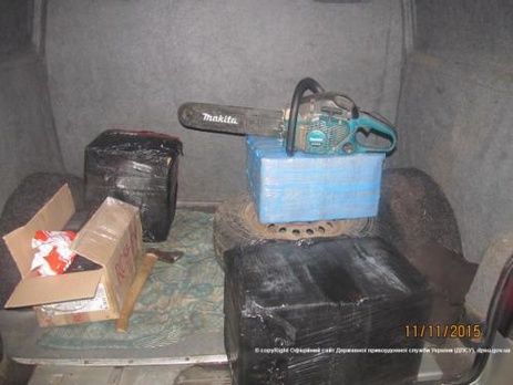 В Сумской области пограничники задержали автомобиль со 167 кг пороха