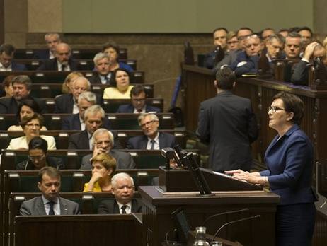 Копач сложила полномочия премьера Польши, ее вероятный преемник – Шидло