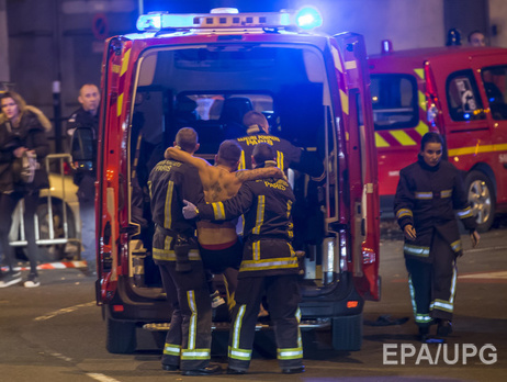 В Париже – стрельба и взрывы: десятки погибших. Фоторепортаж