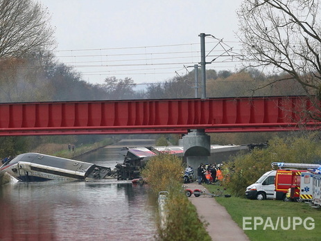 Число жертв крушения поезда на востоке Франции выросло до десяти