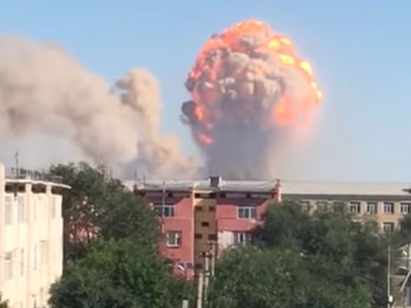 ﻿У Казахстані, де вибухнуло сховище боєприпасів, є загиблий і постраждалі