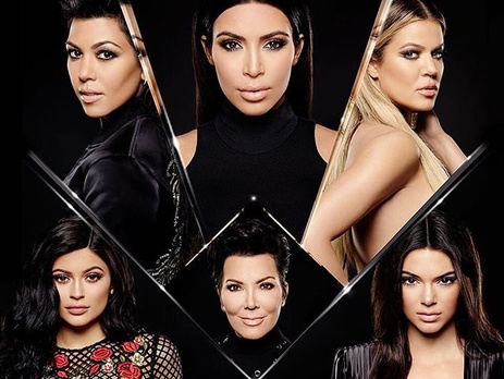 Сестры Кардашян показали, как делают снимки для Instagram