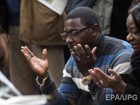 В полдень в Европе прошла минута молчания в память жертв терактов 13 ноября. Фоторепортаж