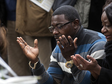 В полдень в Европе прошла минута молчания в память жертв терактов 13 ноября. Фоторепортаж