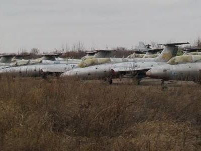 СБУ помешала коммерческим структурам завладеть самолетами Запорожского центра летной подготовки