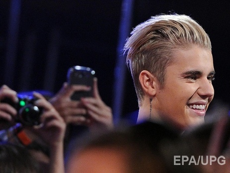 Бибер продает селфи с собой за $2 тыс.