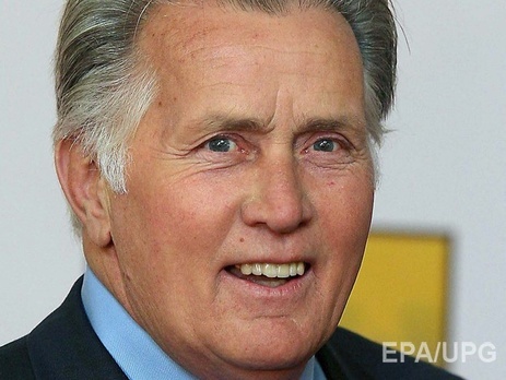 Отец ВИЧ-инфицированного Шина гордится мужеством сына