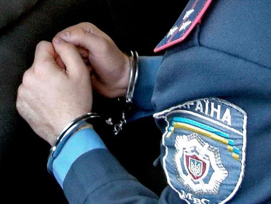 В Луганской области задержали полицейского, купившего боеприпасы и взрывчатку