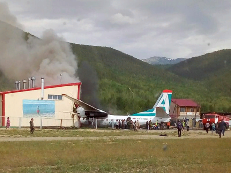 ﻿У Росії розбився пасажирський Ан-24, загинуло двоє пілотів