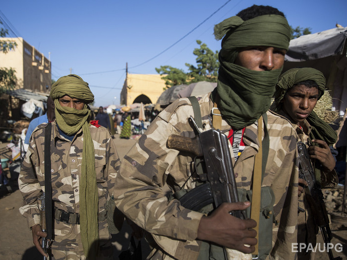 В столице Мали боевики захватили заложников в отеле, идет стрельба