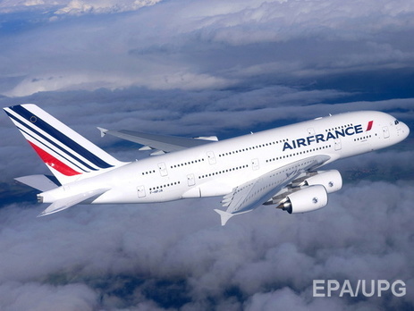 Самолет Air France сделал петлю над Ла-Маншем и вернулся в аэропорт Парижа