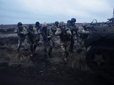 Бойцы мотопехотного батальона механизированной бригады оперативного командования 