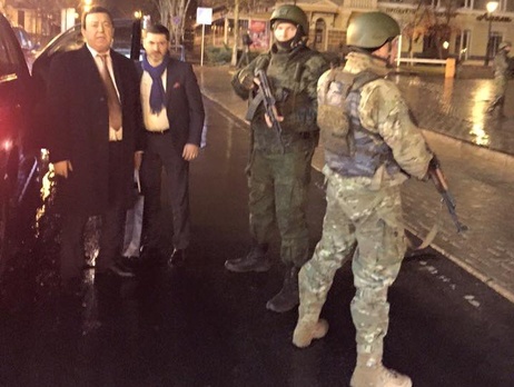 Кобзон под усиленной охраной прибыл в Донецк