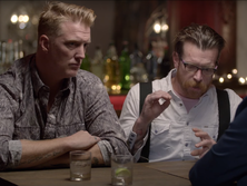 Вокалист Eagles of Death Metal о теракте в Bataclan: Люди не хотели бросать друзей, закрывали их собой от выстрелов. Видео