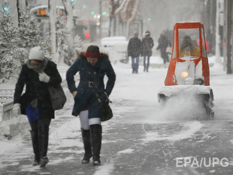 В Чикаго прошел сильнейший за 100 лет снегопад. Видео