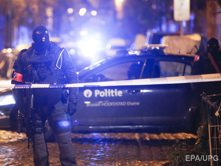 В центре Брюсселя полиция и армия проводят антитеррористическую операцию