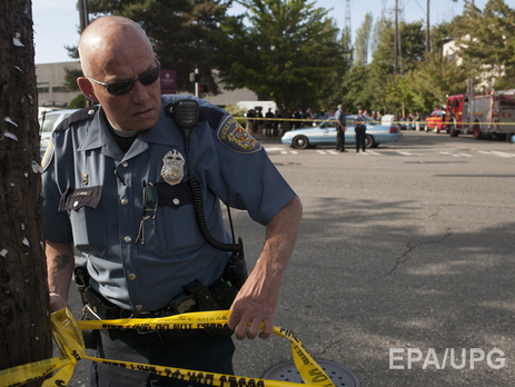 В США двое неизвестных открыли огонь по толпе