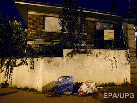 Полиция обнаружила в пригороде Парижа пояс, начиненный взрывчаткой