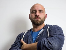 Журналист Казарин: Энергоблокада Крыма заставляет власти Украины наконец вырабатывать позицию по вопросу полуострова