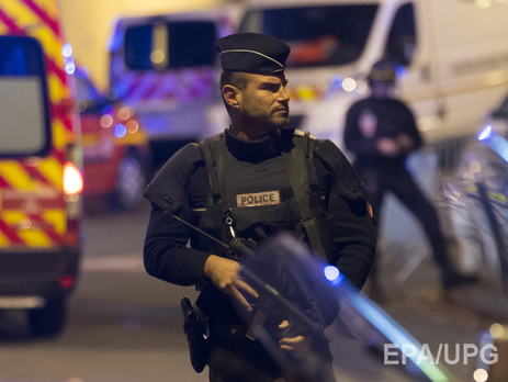 Во Франции неизвестные захватили заложников на заправке