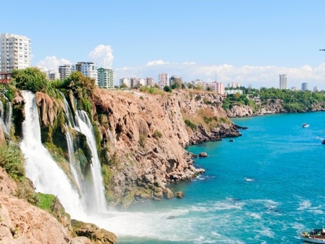 Российские туроператоры приостановили продажу путевок в Турцию – СМИ