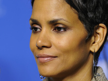 Звезды, пострадавшие от домашнего насилия: Берри, Хьюстон, Рианна, Кардашян, Агилера