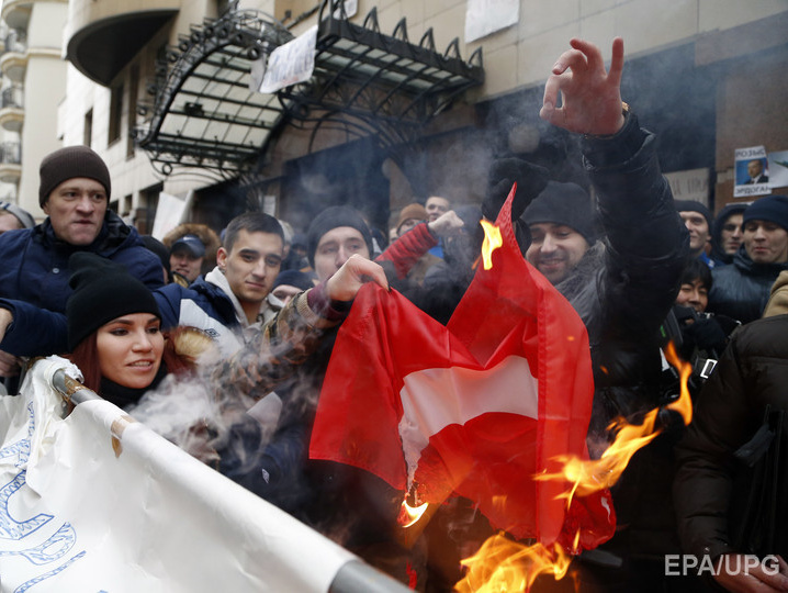 Дайджест 25 ноября: Уголовное дело против Веры Савченко, беспорядки возле посольства Турции в Москве, Украина закрыла авиапространство для РФ