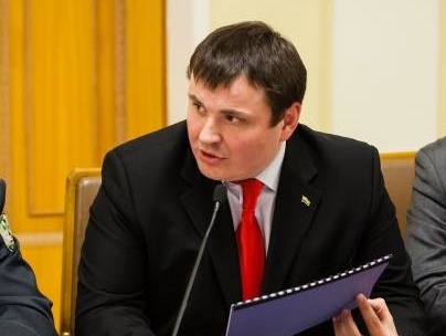 Бирюков: Замминистра обороны Гусев не будет уходить в отставку