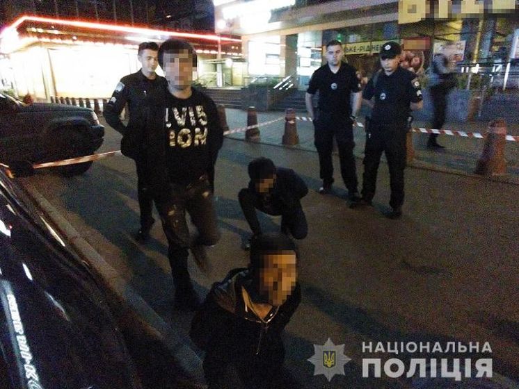 ﻿У київському кафе іноземці влаштували стрілянину, є поранений – поліція