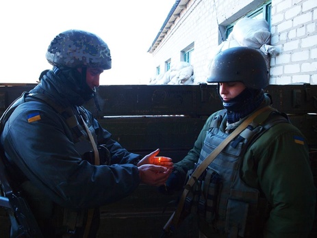 Пресс-центр АТО: Защитники Украины почтили память жертв голодоморов и политических репрессий в Украине